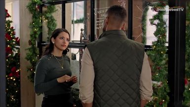 Maps and Mistletoe with Humberly González
