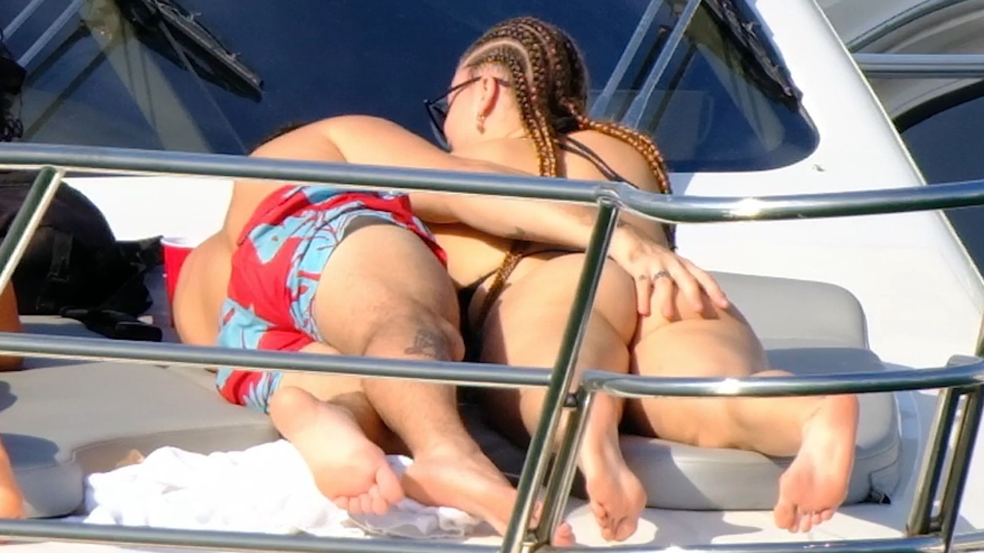 ☀️👯‍♀️ Besties Relaxing and Tanning on a Yacht 🛥️💖