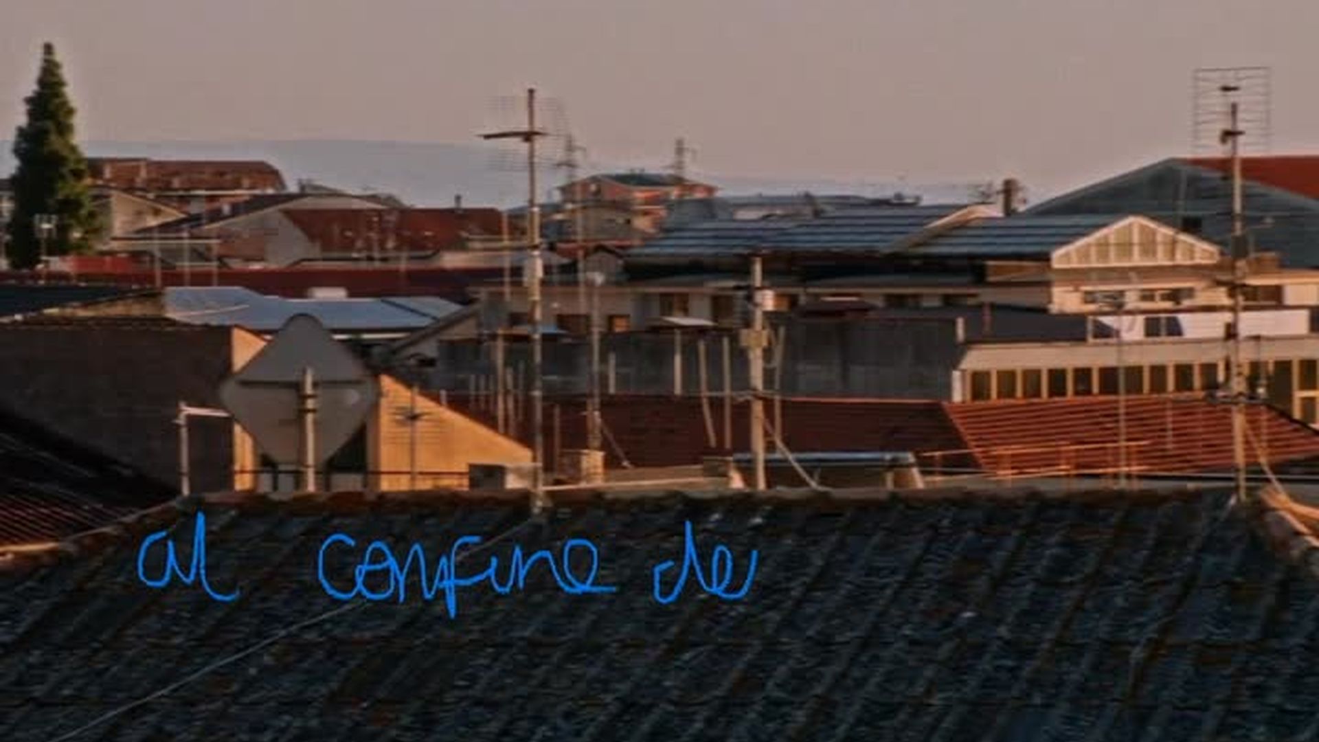 on the border of the word (al confine della parola)